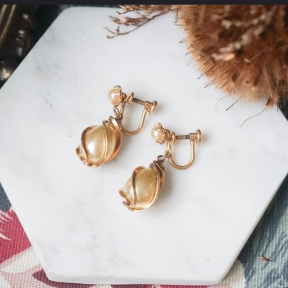 vintage AC 12k oval pearl clip-on/screw-on earrings